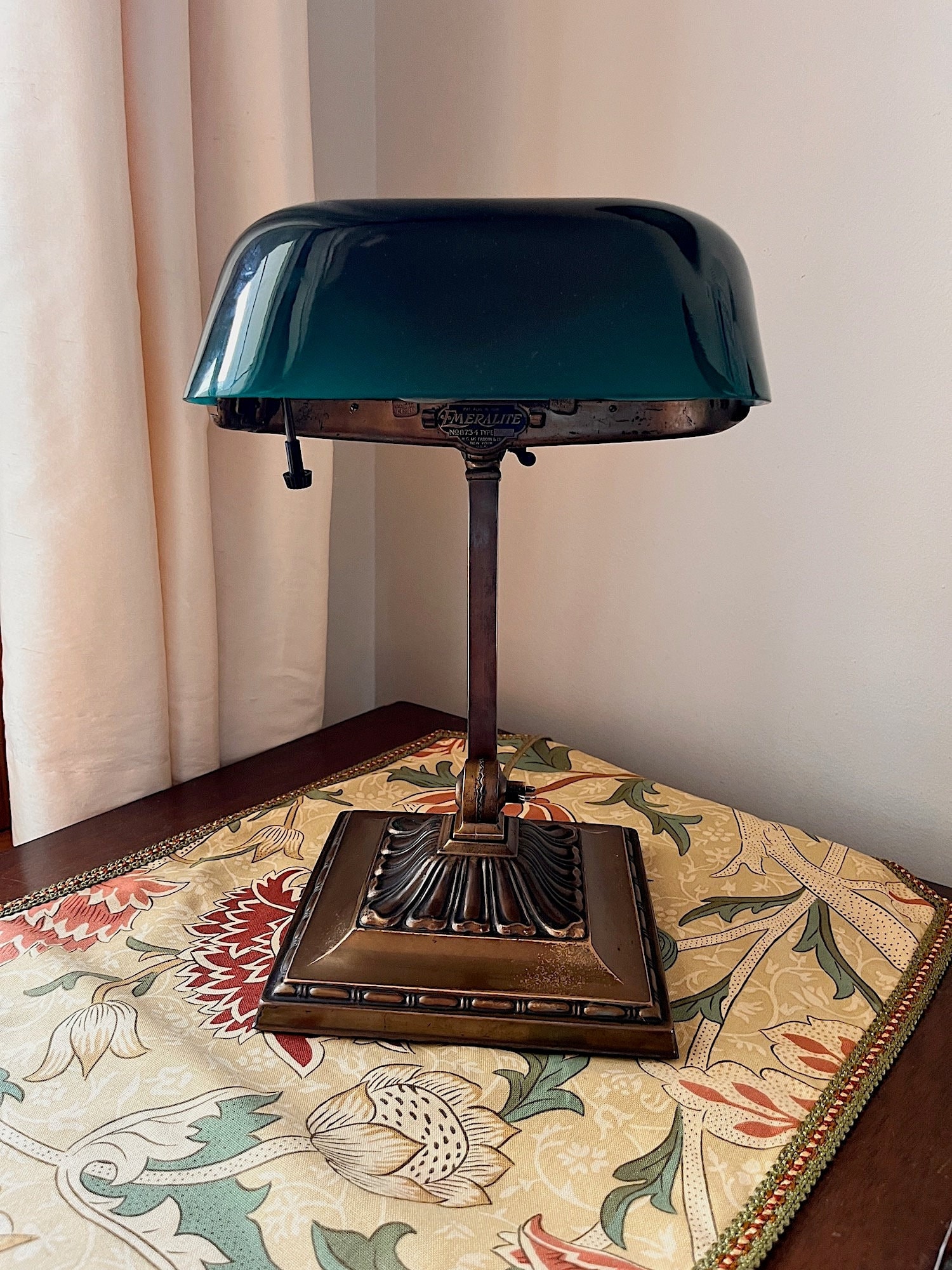 Antique Emeralite Bankers Original Bankers Lamp ANTIQUE Emeralite