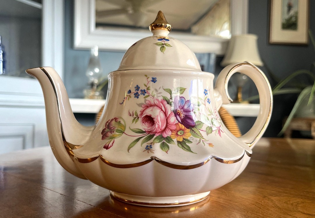 Vintage Sadler Teapot Marquee Carousel Floral 3185 England Bell Shape