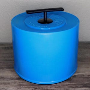 VINTAGE BLUE TOTE 45 Case with T Bar Handle ~ Retro Record Case for 45s ~ 1960s