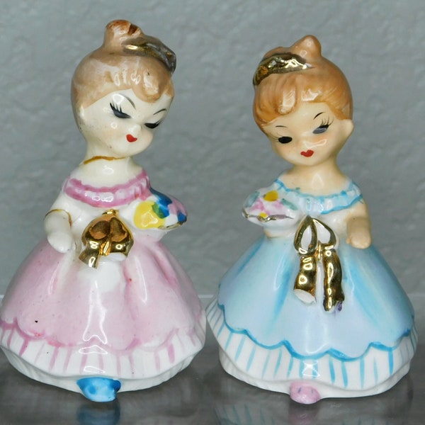 Saleros y pimenteros vintage MID CENTURY SISTERS ~ Vestidos rosas y azules ~ Exclusivas de Consco Marilyn