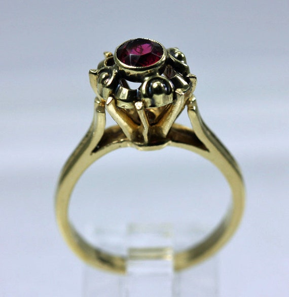 14K Gold Garnet Tall Setting Ring Vintage