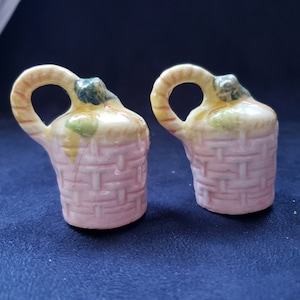 Vintage Ceramic Salt n Pepper Shakers