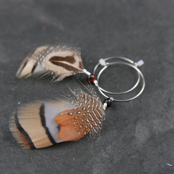 Paire de boucles d'oreilles en plumes naturelles