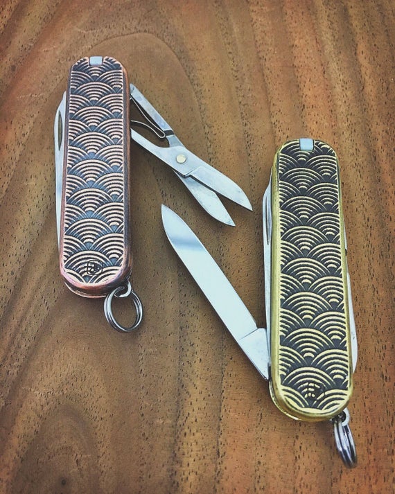 Embossed Aged Seigaiha wave Pattern Victorinox Classic SD Pocket Knife 