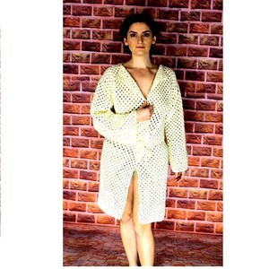 Virkad omlottmorgonrock i snäckskal i mesh 829