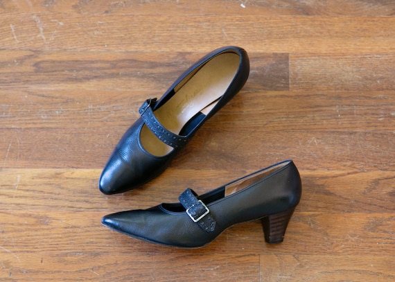 Nora shoes | vintage 60s shoes | black Mary Jane 6