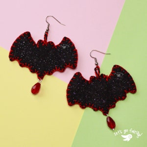 Black vampire bat earrings - Halloween earrings - gothic earrings
