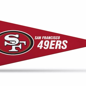以下が含まれることがあります： サンフランシスコ・フォーティナイナーズのロゴとチーム名「49ers」が白文字で書かれた赤と金のペナントです。
