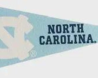 Tar Heels Filz Mini Wimpel, 4 "x 9" - Lizensiert von Sewing Concepts