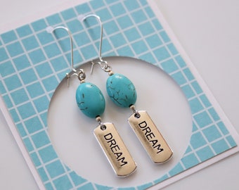 Boucles d'oreilles pendantes argentées Dream avec perles ovales turquoises en howlite