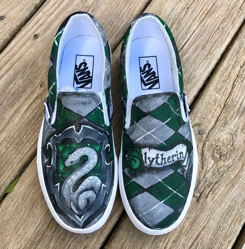 Harry Potter Hogwarts benutzerdefinierte gemalt Slip On Vans Harry Potter Hogwarts benutzerdefinierte gemalt Slip On Vans