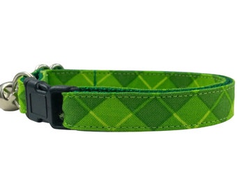 Green Cat Collar, Breakaway Kitten Collar with Bell, Green Plaid Dog Collar, New Puppy Gift, Chinese Crested Collar, Tiny Dog Collar, Pug