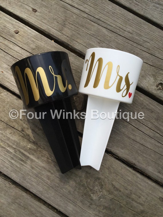 great for trips to the beach MSPK1-001 Metallic anchor monogram beach spiker
