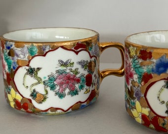 SET aus 2 TEETASSEN, chinesisches Porzellan, orientalische Kunst, mit Blattgold verzierte Tassen, Vintage, Retro, Sammler- oder Ersatztassen