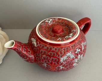 RED CERAMIC TEAPOT, teapot made in China, small decorated jug, vintage, original gift, for table decoration, oriental art