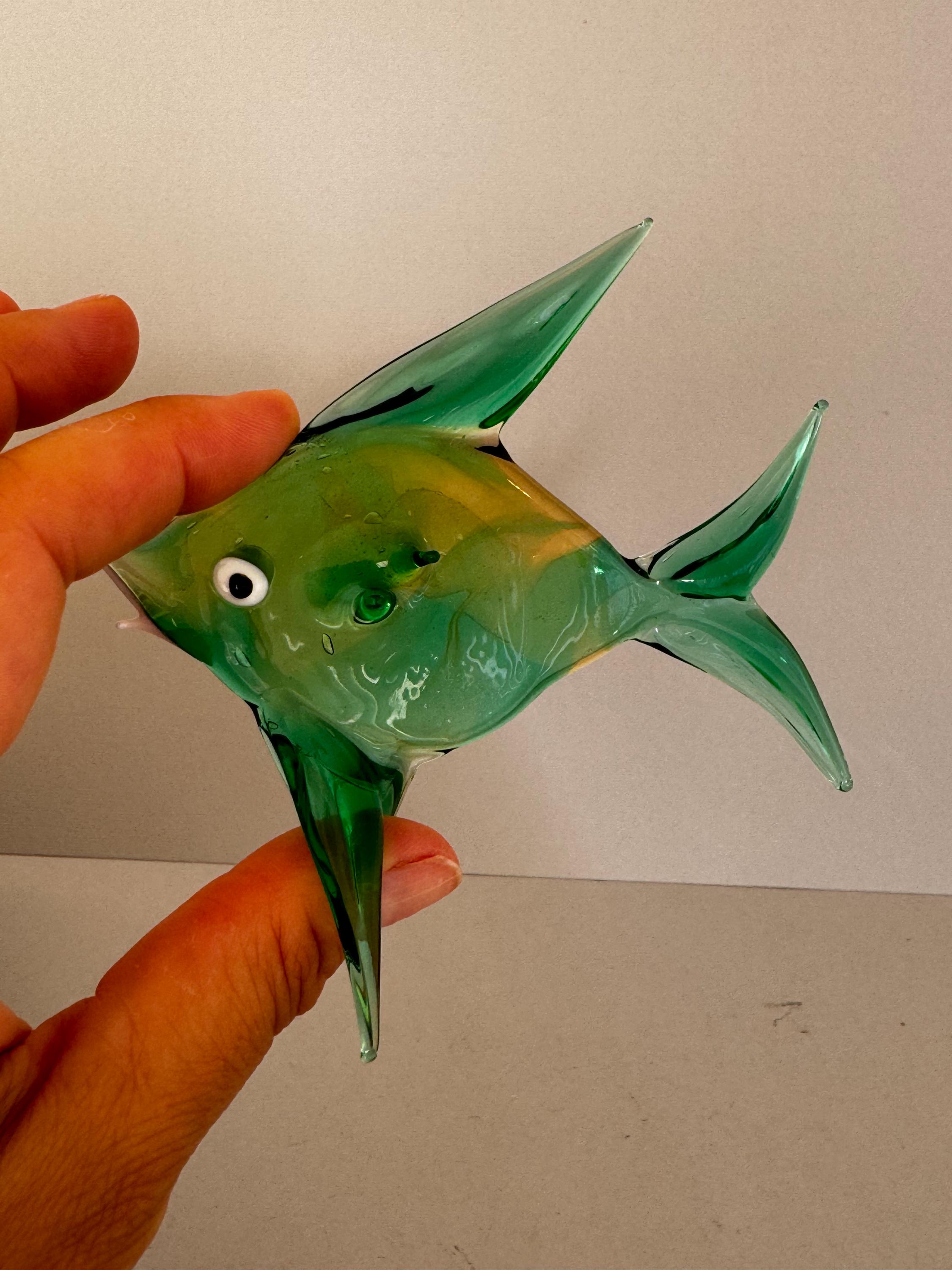 吹きガラスの魚、ガラスの動物、グリーンガラスの魚、高品質