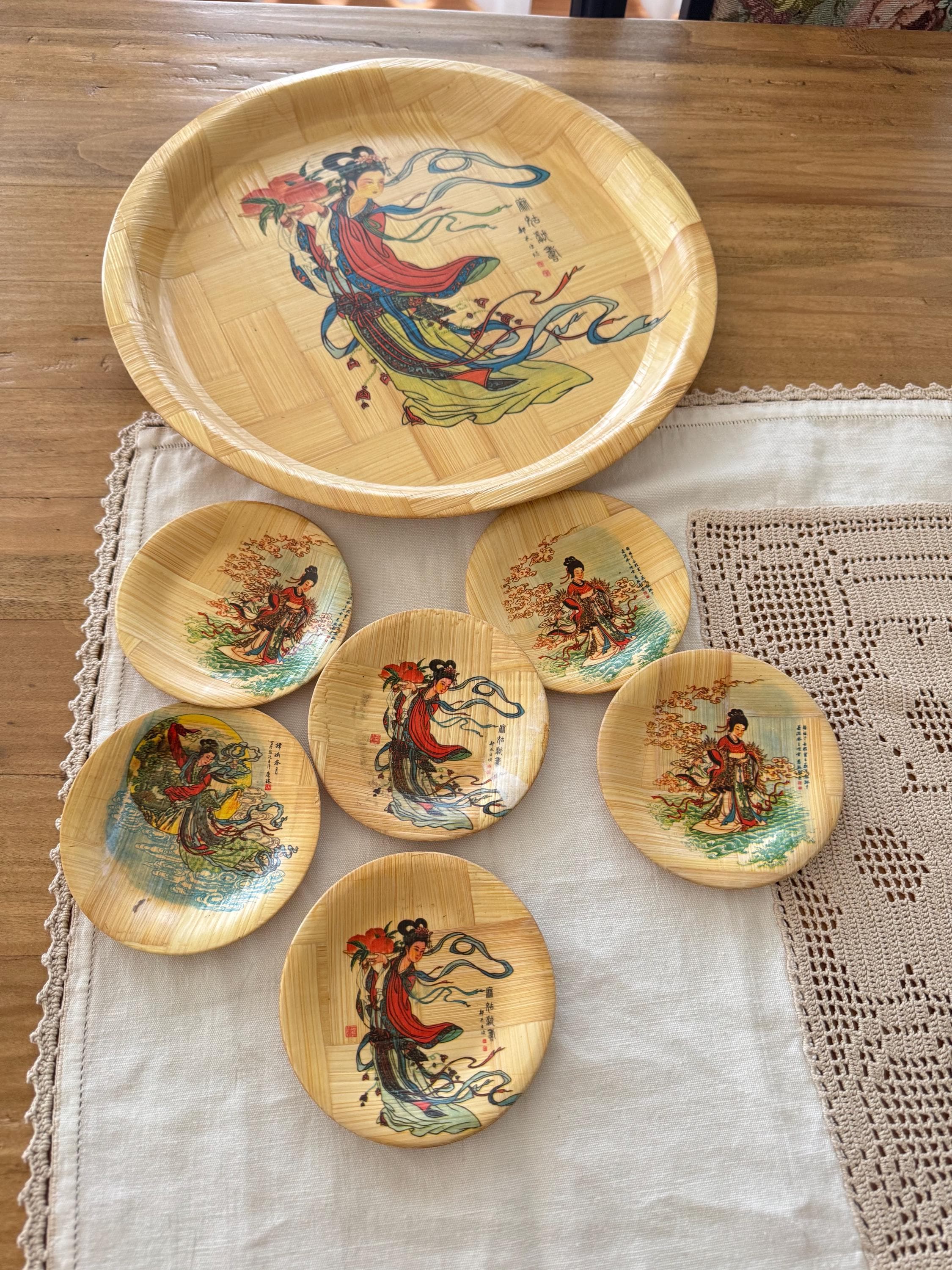 ＊台灣＊　国立歴史博物館　監製　大皿　柿　CATHAY　STONEWARE An extremely rare green and russet jade bird-form hair