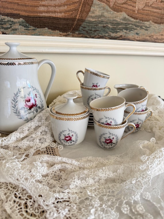 Bavaria Porzellanservice, 6-teiliges Teeservice mit Untertassen, Zuckerdose, Milchkännchen und Bavaria Porzellan-Teekanne, Vintage-Service, Retro