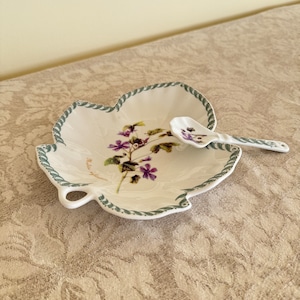 PLATO DE HOJA con cucharadita, porcelana Tognana, terrinas botánicas, platillo decorado, vintage, regalo para ella, idea de regalo