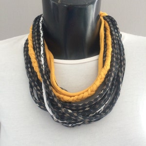 HALSKETTE AUS BAUMWOLLSTOFF, Chokerhalskette, Baumwollfäden, hypoallergene Halskette, Stoffhalskette, Geschenk für Sie