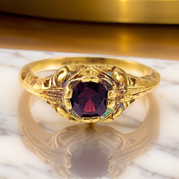 18k Antique Style Filigree .65ct Chrome Pyrope Garnet Ring | Yellow Gold