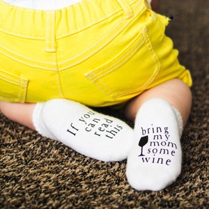 Wine Gift, If You can Read this Baby Socks, Baby Shower Gift, Unisex Baby Shower Gift, Baby Socks, Wine Socks, Wine Gifts Baby Gift, Gift fo image 3