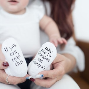 Pregnancy Announcement to Grandparents, Gifts for New Grandparents, Pregnancy Announcement Ideas, Baby Shower Gift, Baby Socks