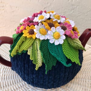 Crochet tea cozy blue tea cover daisy flower tea cosy tea warmer crochet flower green kitchen accessory crochet high tea accessory décor