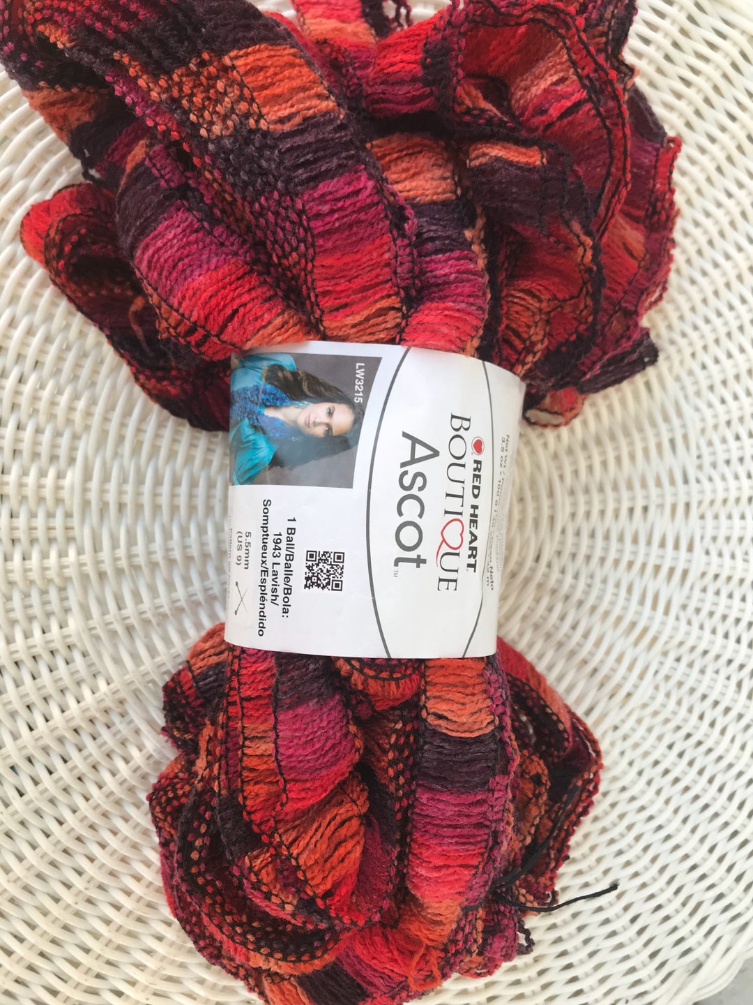 Red Ruffle Ascot New Red Heart Boutique Ascot Scarf Yarn Crush Super Bulky #1934 46 Yds ...