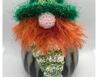 Scandinavian tomten tonttu nisse Lucky leprechaun crochet toy St Patrick's Day amigurumi Nordic gnome Irish folklore hidden pot of gold