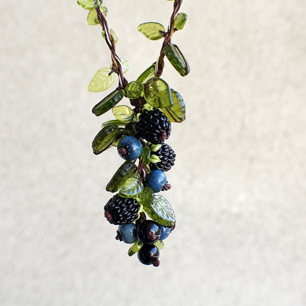 Blackberry necklace - Great boho blueberry focal - Lampwork berries bijou - Contemporary lampwork jewelry