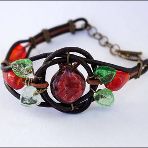 Berries on leather jewelry - Pomegranate bracelet - Nature lovers lampwork jewellery - Glass berry contemporary bijou