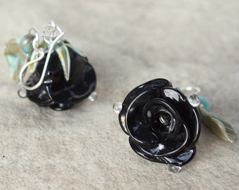 Black rose earrings - Great boho earrings - Lampwork flower bijou - Bright contemporary jewelry - Romantic silver earrings