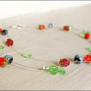 Berry necklace - Great boho emerald green necklace - Lampwork berries bijou - Contemporary lampwork jewelry