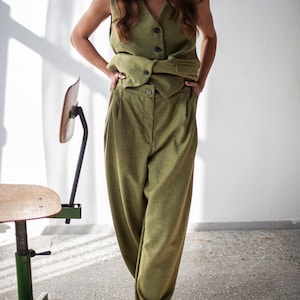 Masculine loose fit tapered tweed wool women&#39;s trousers, Woman&#39;s pleated office Haight waist pants, Street style clothes, Suit pants