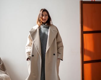 Unisex Trenchcoat mit Raglanärmeln, Beige winddichter Mantel, Maxi Mantel mit geräumigen Taschen, Übergroßer Baumwollmantel, Damenbekleidung