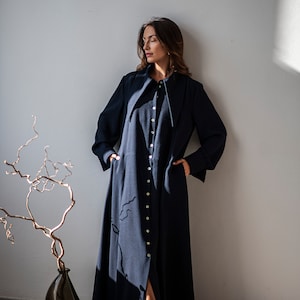 Button-down maxi collar dress with long sleeves, Elegant shirt dress with oversized collar and French cuffs, Blue viscose dress