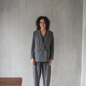 Women's wool double-breasted tailored blazer, Notched lapel blazer