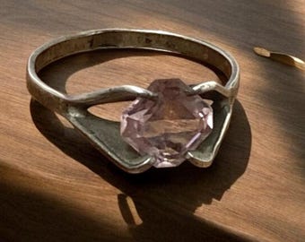 Vintage Sterling Silver Ring with Faceted crystal - Size 8