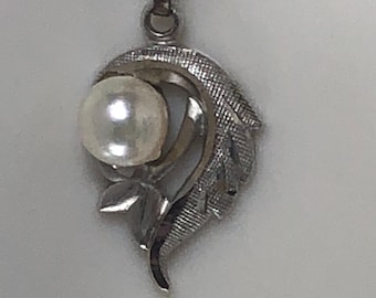 Vintage Sterling Silver Pendant Necklace with Pearl