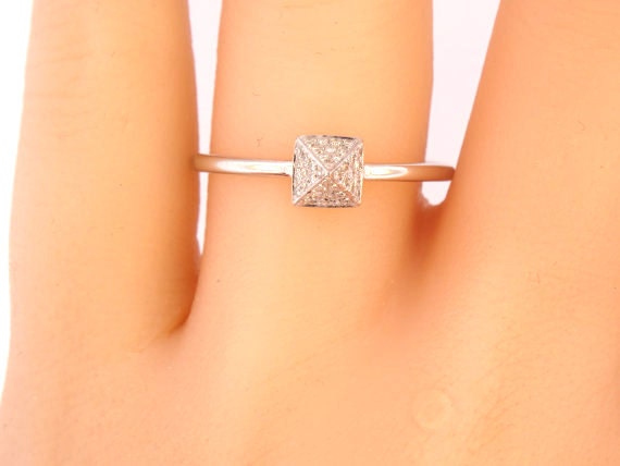 14K White Gold Diamond Pyramid Pave Ring Anniversary Ring Fashion Ring Right Hand Ring Stackable Ring Band Rose Gold White Gold Platinum