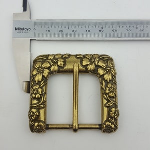 Western Buckle with 3D floral design