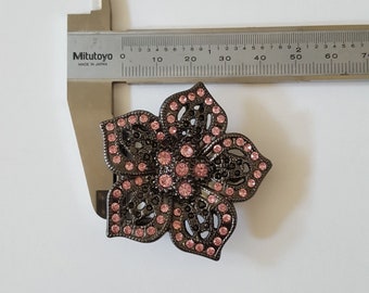 Small Flower Buckle with pink stones