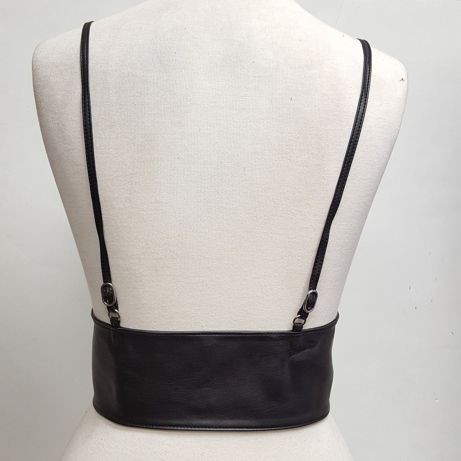 lockable corset belt