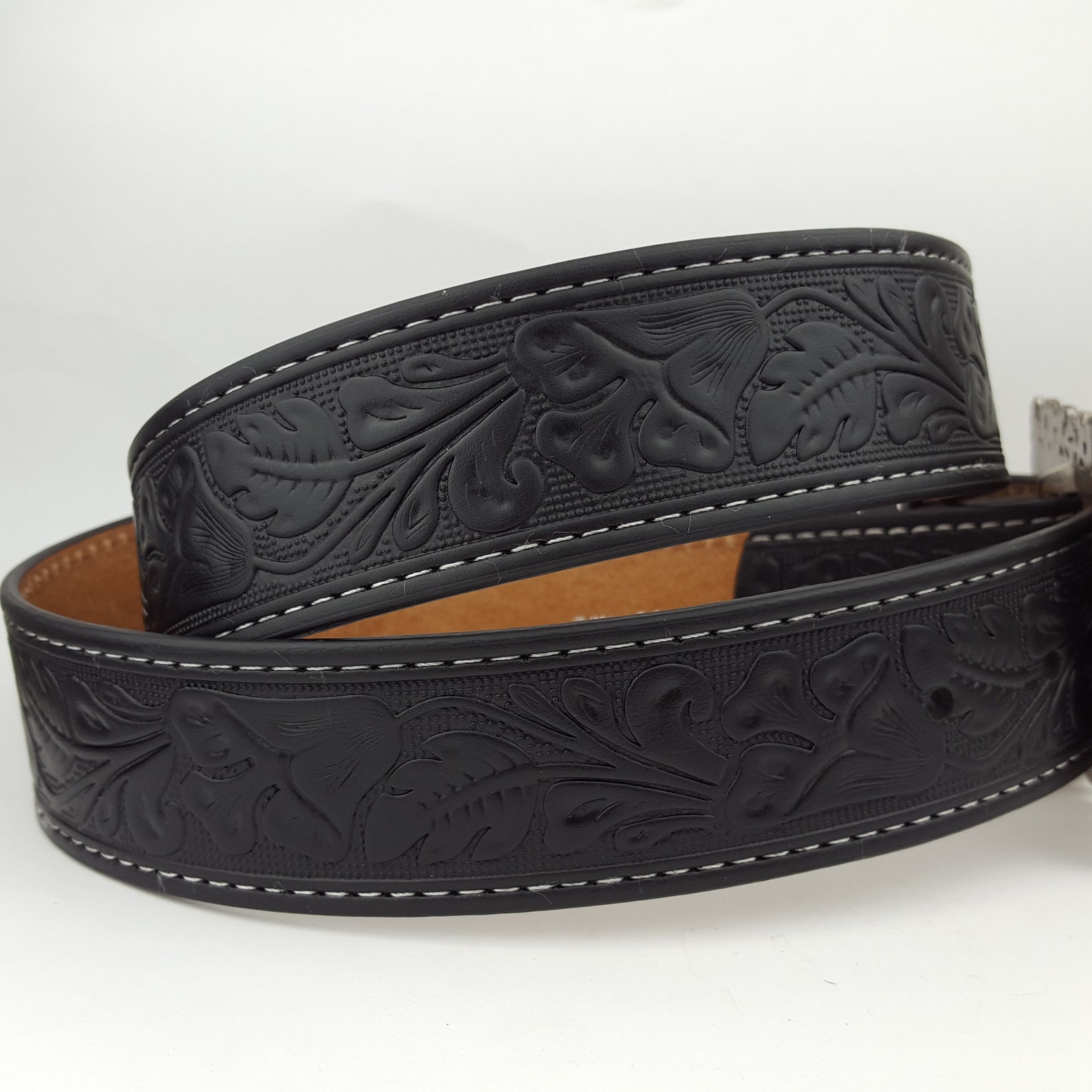 Elegant Floral Embossed Leather Belt
