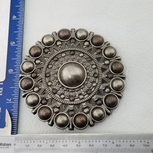 Unique Round Belt Buckle with Metal ball beads Design