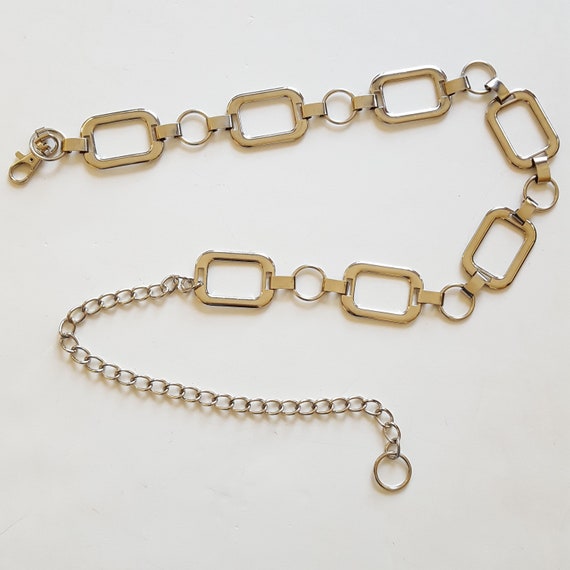 Trendy store chain belt