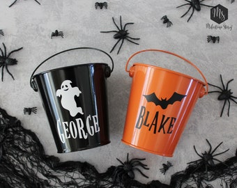 20 Personalized Halloween Pails, Candy small tint bucket, school trick or treat, custom party favor, mini sweet gift container, tiered tray