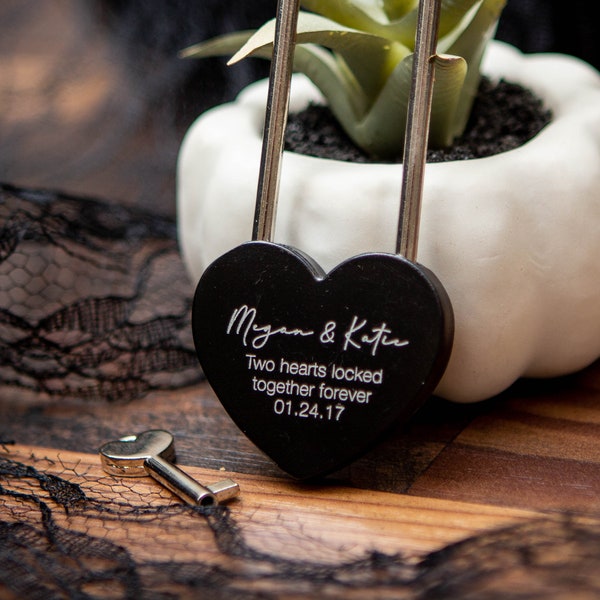 Engraved Heart Love Lock with Key - Travel bridge love locks, Custom Wedding Engagement Anniversary Couple Party Favor Travel Gift for Mom