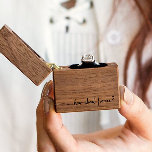 Romantic Rotating Jewelry Gift Box Ring Holder Surprise Box for Fiancee Wife 